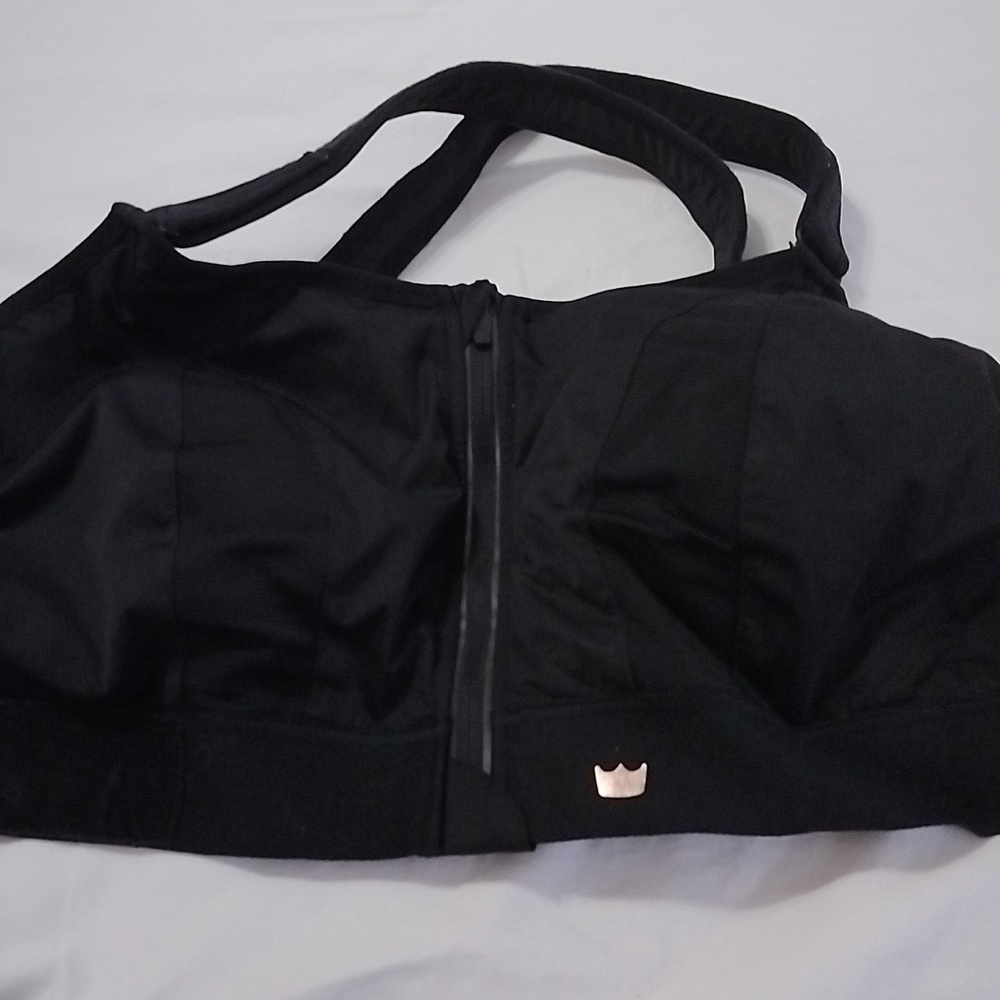 Shefit ultimate sports bra size 6luxe black new